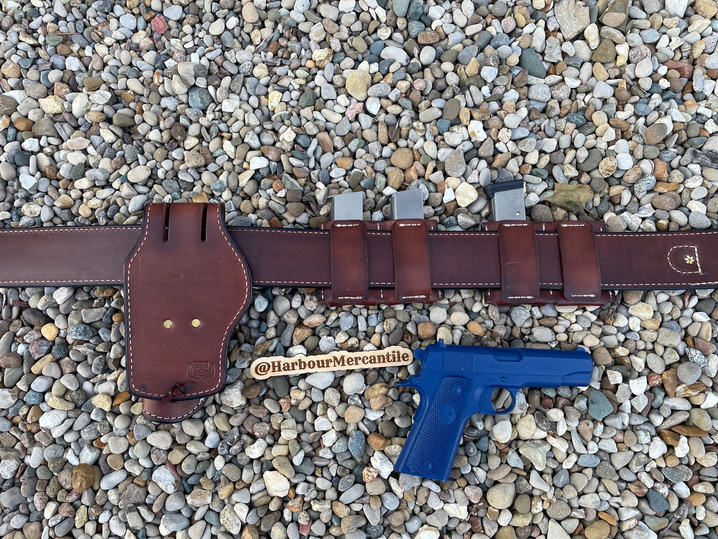 
                  
                    Wild Bunch Handmade Herman Oak leather USA MADE Wild bunch belt and holster 1911 belt and holster with two double mag holders
                  
                