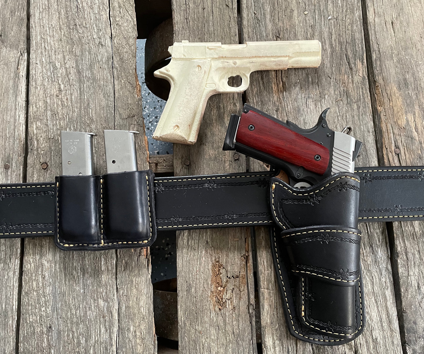 
                  
                    Wild Bunch Handmade Herman Oak leather USA MADE Wild bunch belt and holster 1911 belt and holster
                  
                