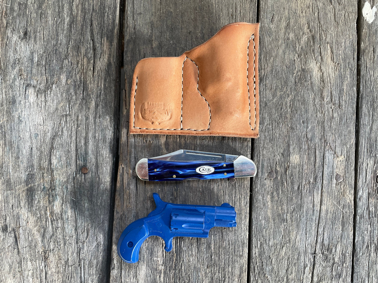 
                  
                    Copy of NAA North American Arms Pug 22 mag holster with pocket knife holder
                  
                