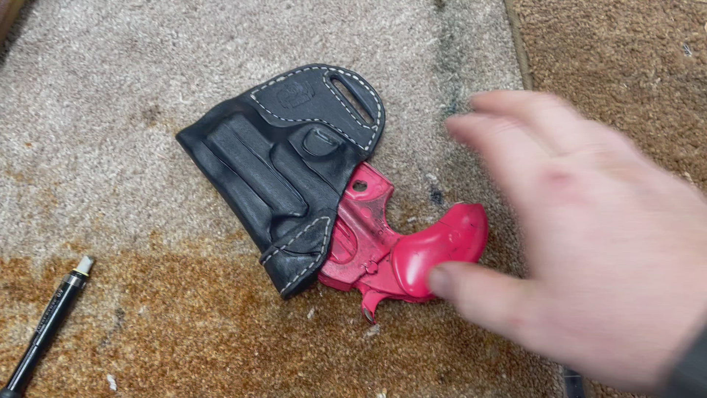 
                  
                    Load and play video in Gallery viewer, Derringer Handmade leather derringer 38/357 holster
                  
                